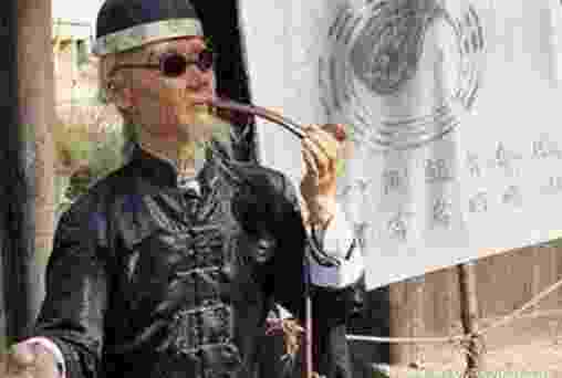 算命先生 相冲的桃花不能碰