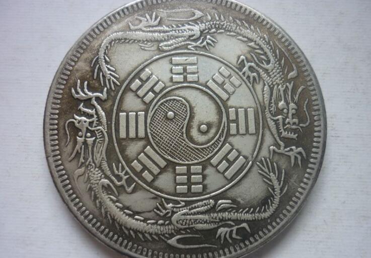 大师算命 八字专旺格和从旺格都是什么意思 会有什么命运